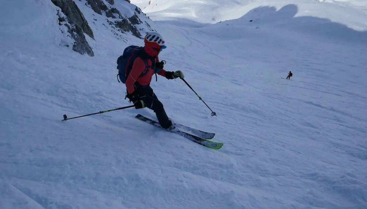 Skifreizeit Langwies 2024 Februar - Nordabfahrt vom Zenjiflue | © DAV Markt Schwaben | Foto Walter Kressirer