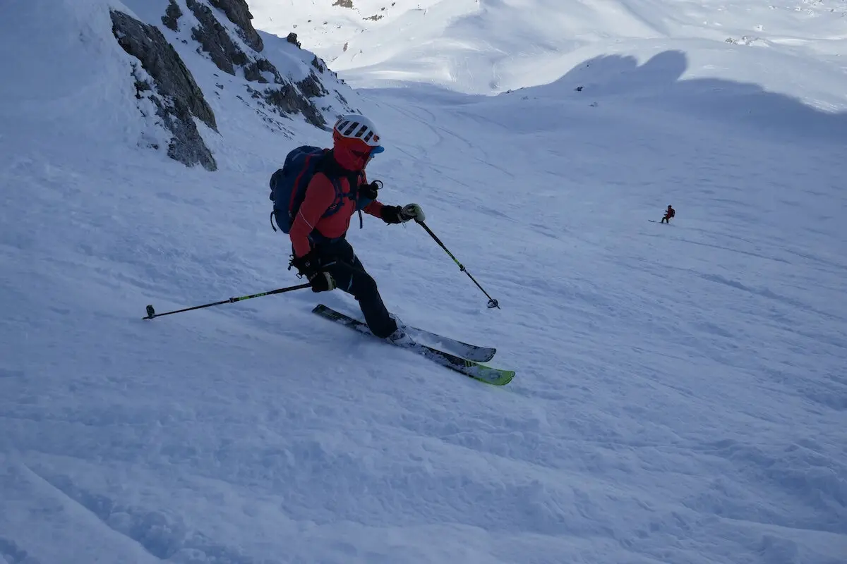 Skifreizeit Langwies 2024 Februar - Nordabfahrt vom Zenjiflue | © DAV Markt Schwaben | Foto Walter Kressirer