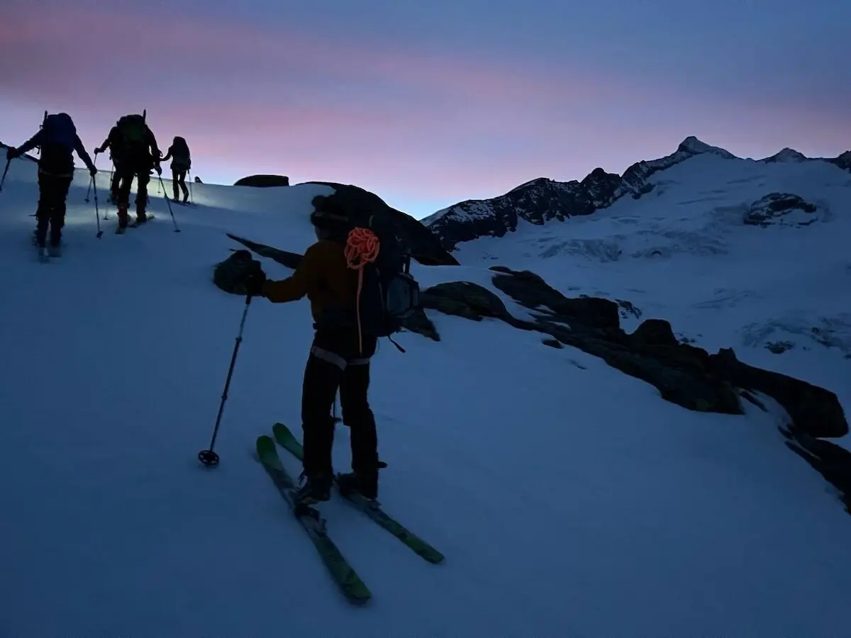 Skihochtour Großvenediger April 2024 - Früher Start | © DAV Markt Schwaben | Foto Peter Langenbacher