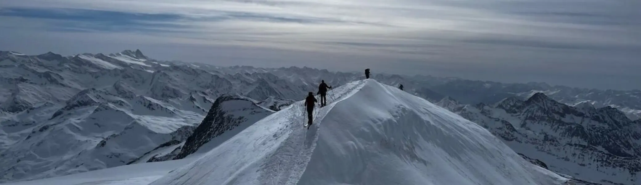 Skihochtour Großvenediger April 2024 - Auf dem Grat zum Venediger | © DAV Markt Schwaben | Foto Markus Sellmeier