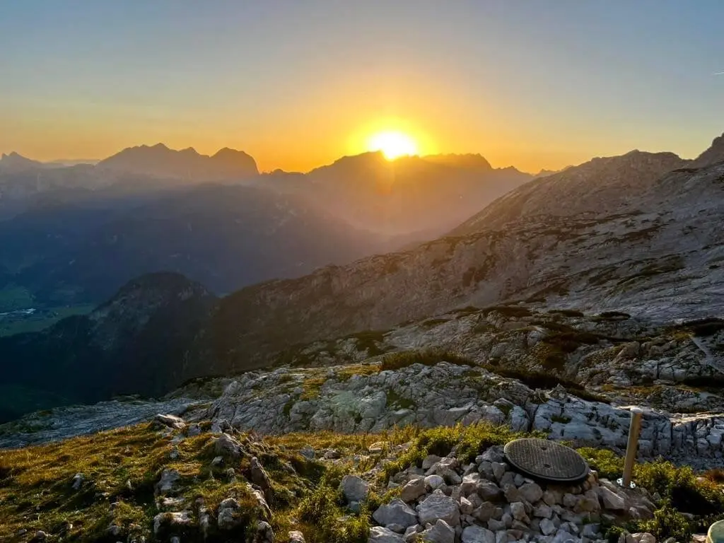 Sonnenaufgang auf der Hütte | © Markus Sellmeier
