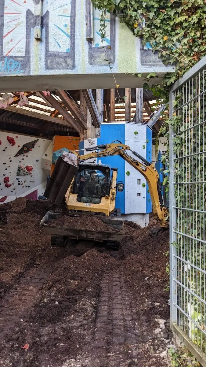 Arbeitsdienst Bodenaustausch 10-12 Oktober 2024 | © DAV Markt Schwaben