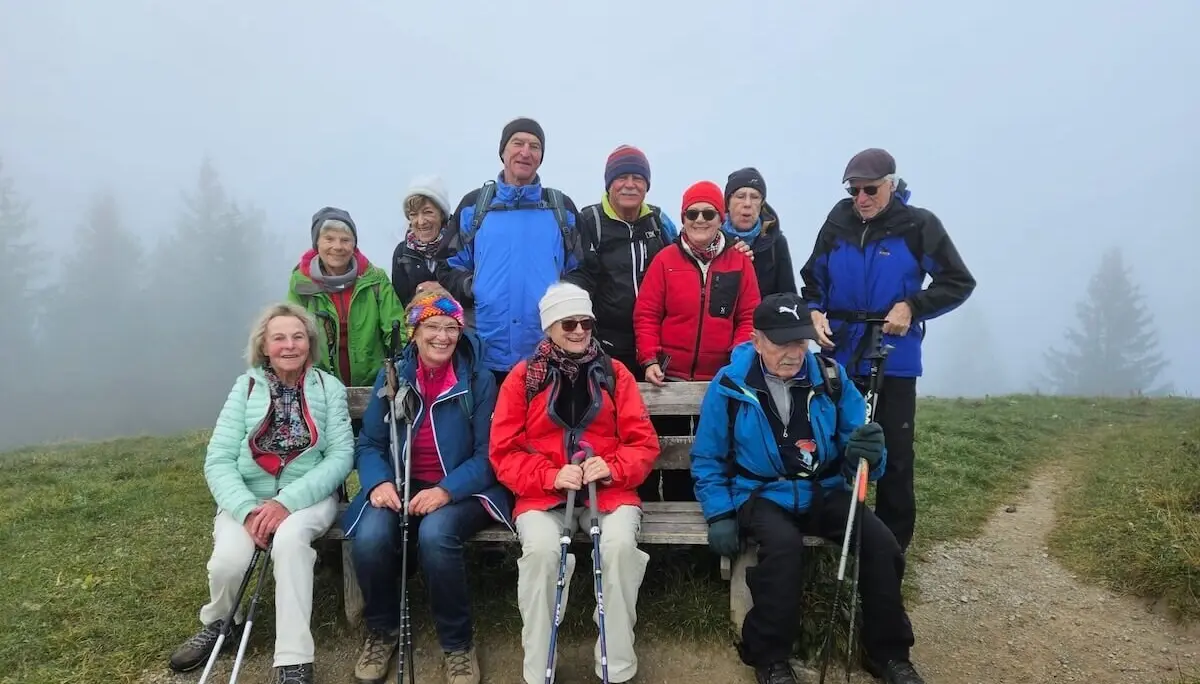 Wanderung November 2024 -Die Seniorengruppe auf der Wanderung von Hundham nach Schwarzenberg | © DAV Markt Schwaben | Foto Hubert Inhofer