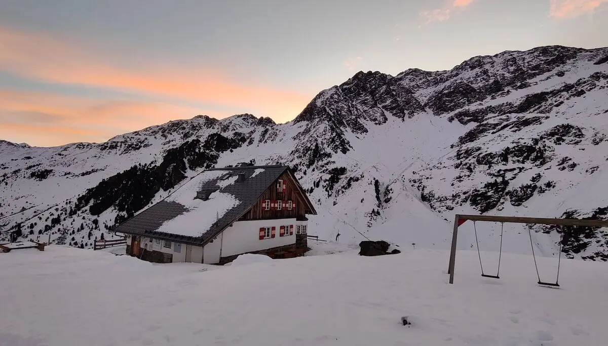 Potsdamer Hütte im Sonnenuntergang | © DAV Markt Schwaben | Foto Max Mayr