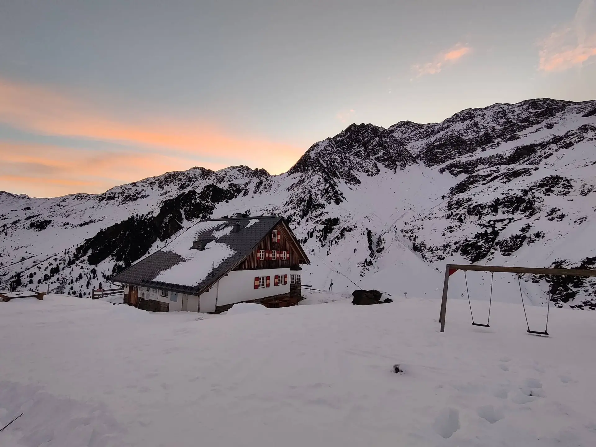 Potsdamer Hütte im Sonnenuntergang | © DAV Markt Schwaben | Foto Max Mayr