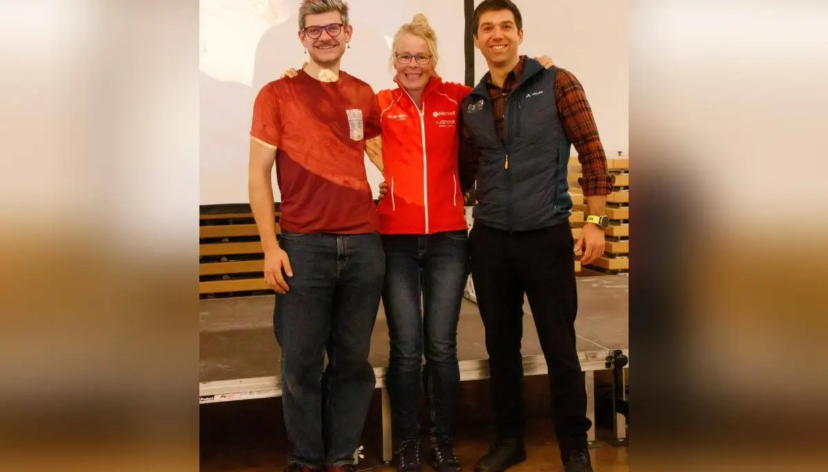 Alix von Melle gemeinsam mit dem 1. und 2. Vorstand der DAV-Sektion Markt Schwaben | © DAV Markt Schwaben