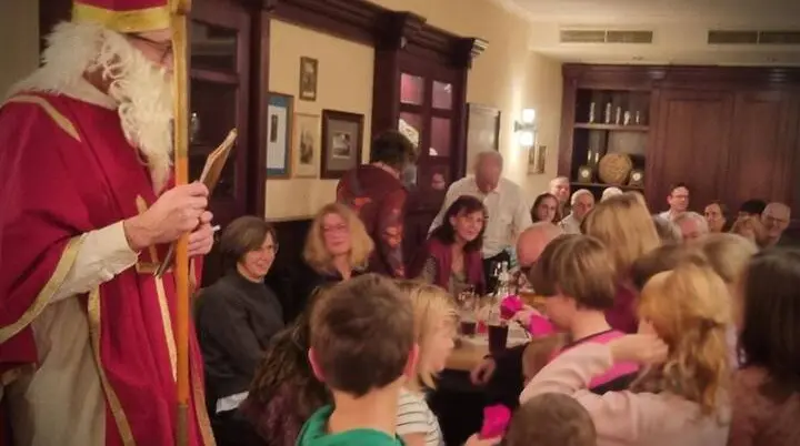 Festliche Stimmung und Begegnungen unter den Mitgliedern | © DAV Markt Schwaben · Foto Maria