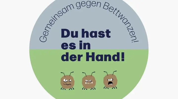 Runder Grafikbanner mit Slogan „Gemeinsam gegen Bettwanzen!“ und vier gezeichneten Bettwanzen am unteren Rand. | © DAV/Alpenvereinshütten