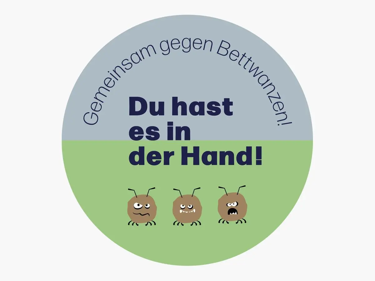 Runder Grafikbanner mit Slogan „Gemeinsam gegen Bettwanzen!“ und vier gezeichneten Bettwanzen am unteren Rand. | © DAV/Alpenvereinshütten