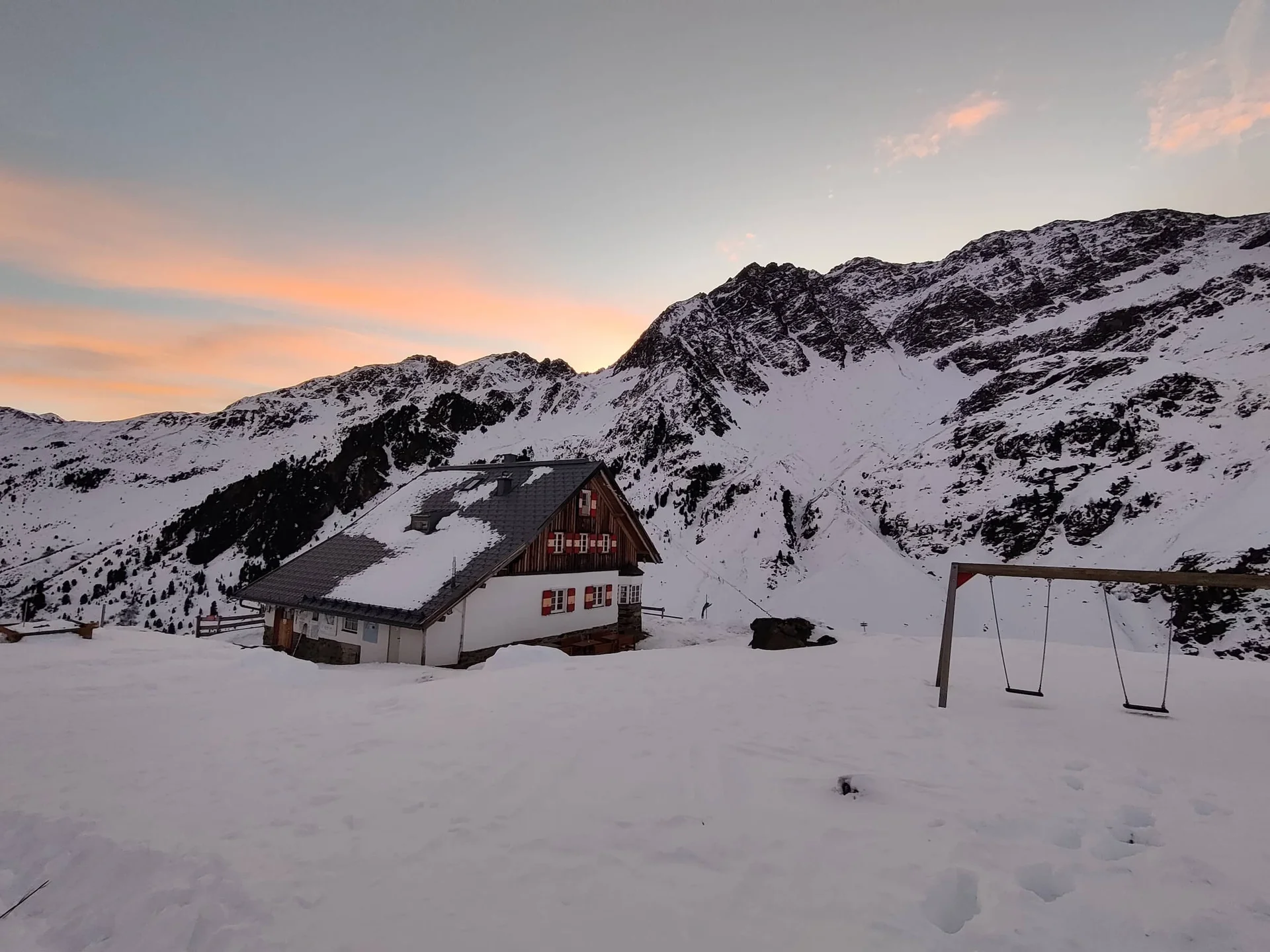 Potsdamer Hütte im Sonnenuntergang | © DAV Markt Schwaben | Foto Max Mayr