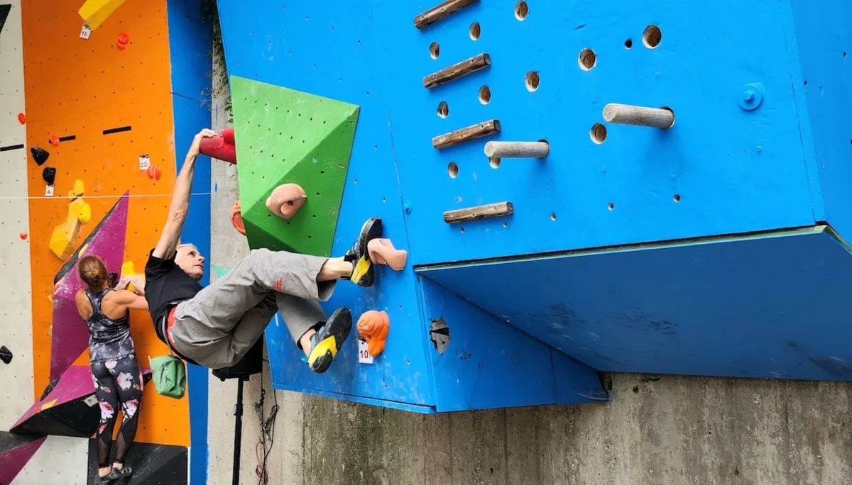 Technik und Kraft im Bouldercup | © DAV Markt Schwaben | Foto Anna Thoms