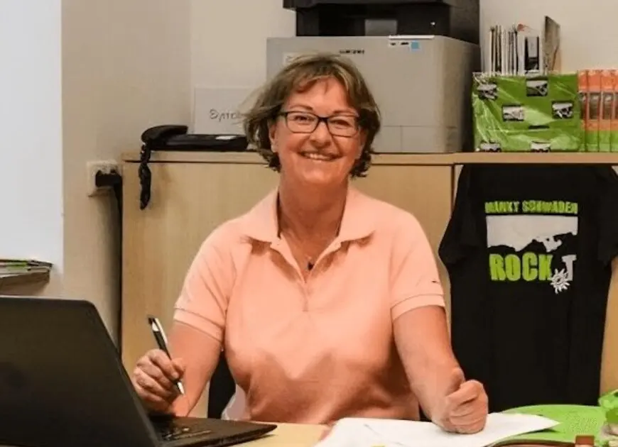 Porträt von Anna Maria Blau, Verantwortliche für Geschäftsstelle, Mitgliederverwaltung und soziale Medien des DAV Markt Schwaben. | © DAV Sektion Markt Schwaben