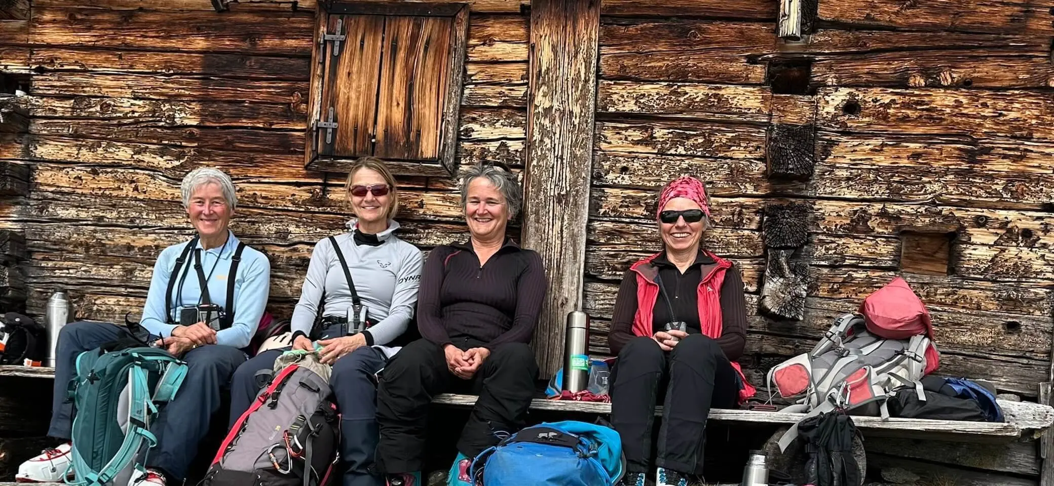 Ob auf Tour oder bei der Hüttenpause – unsere Mitglieder erleben die Berge in guter Gesellschaft. Jetzt Mitglied werden und Teil der Gemeinschaft sein! | © DAV Markt Schwaben · Foto: Elke Kressirer