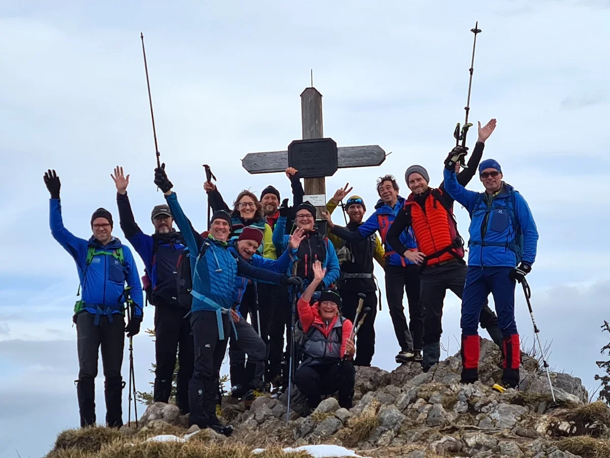 Ihr seid auf Tour, genießt die Natur und erlebt Abenteuer gemeinsam – perfekt ausgerüstet für einen unvergesslichen Tag! | © DAV Markt Schwaben